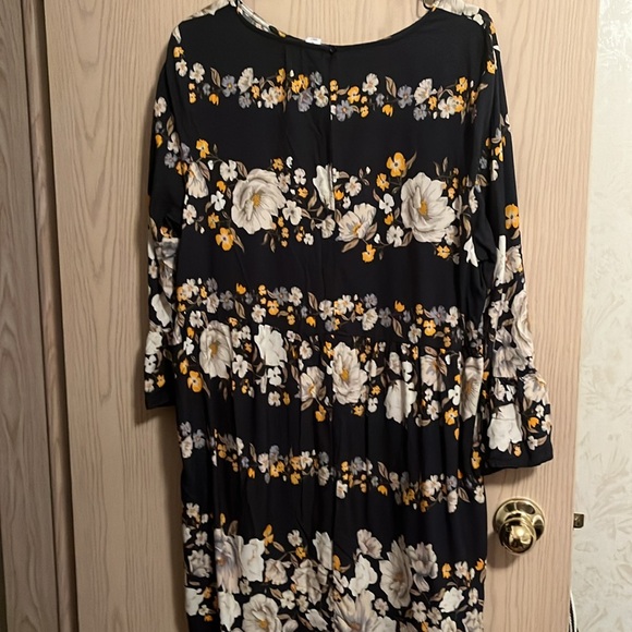 Super cute flowery dress made by old navy size xl - Picture 5 of 6